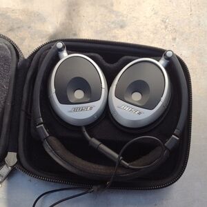 Bose On-Ear Headphones with Case - Black and Silver(Wired)